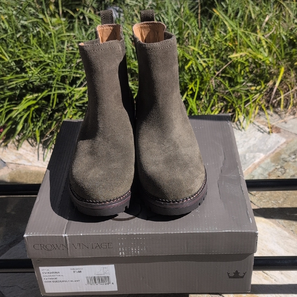 Crown Vintage Karina Suede Boots, Fatigue (Olive), Size 8.5M  NIB